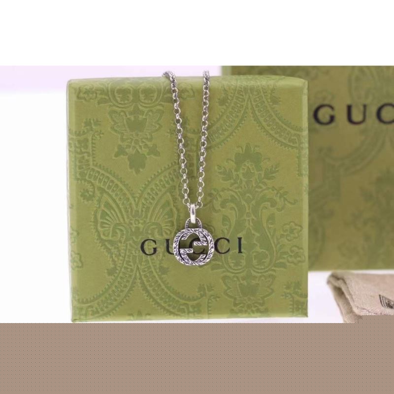 G*u*i necklaces